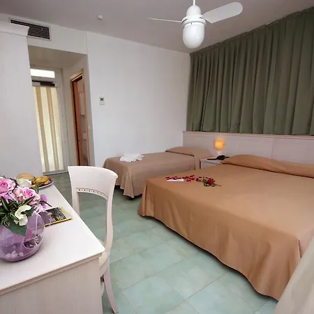 迪诺酒店 酒店 3*